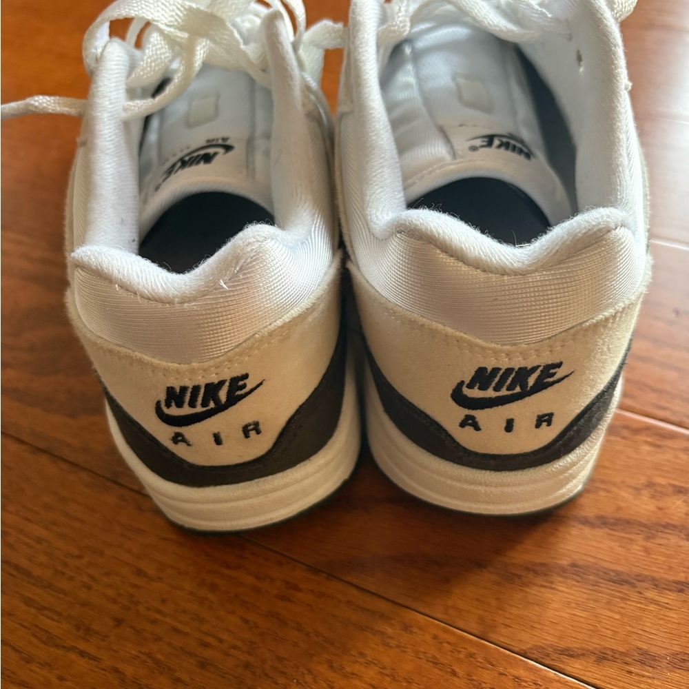 Nike Air Max White and Black Athletic Shoes - Picture 3 of 6